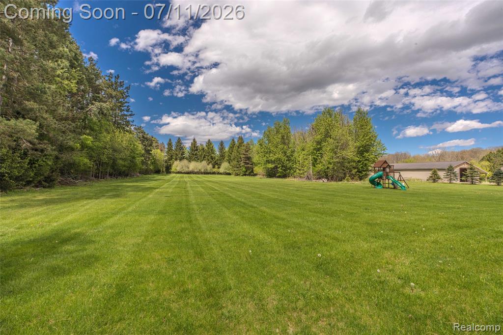 7893 Lantern Drive, Almont, MI 48003 — Photo 16