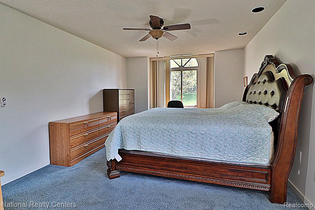 6400 PINECREST, West Bloomfield, MI — Photo 19
