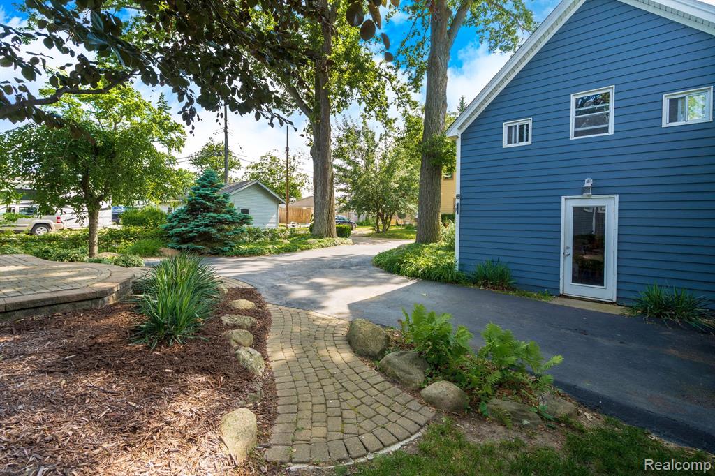 775 Lyle Drive, Waterford, MI 48327 — Photo 57