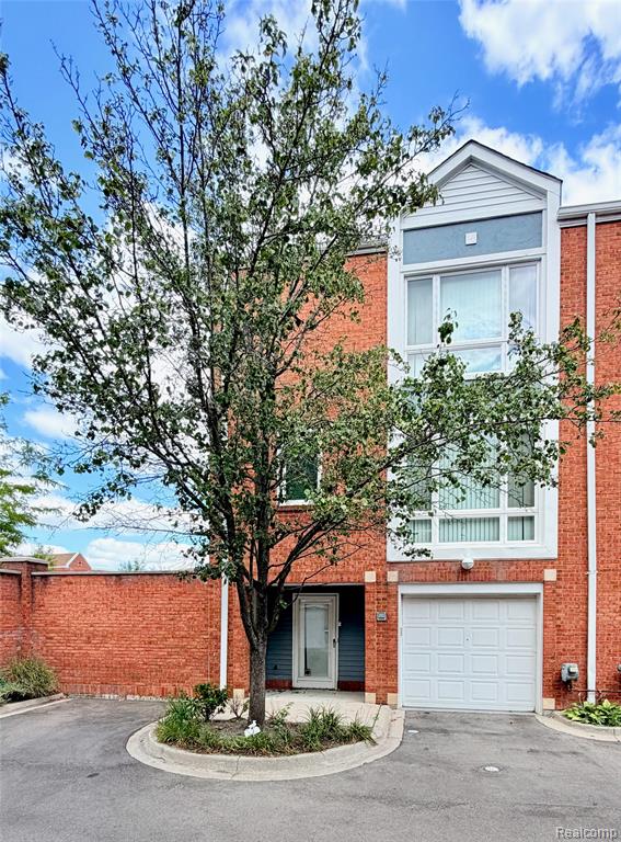 272 Main Sail Court