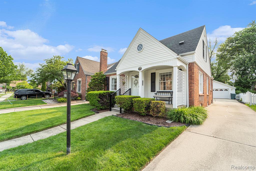 916 N Rosevere Avenue, Dearborn, MI 48128 — Photo 3