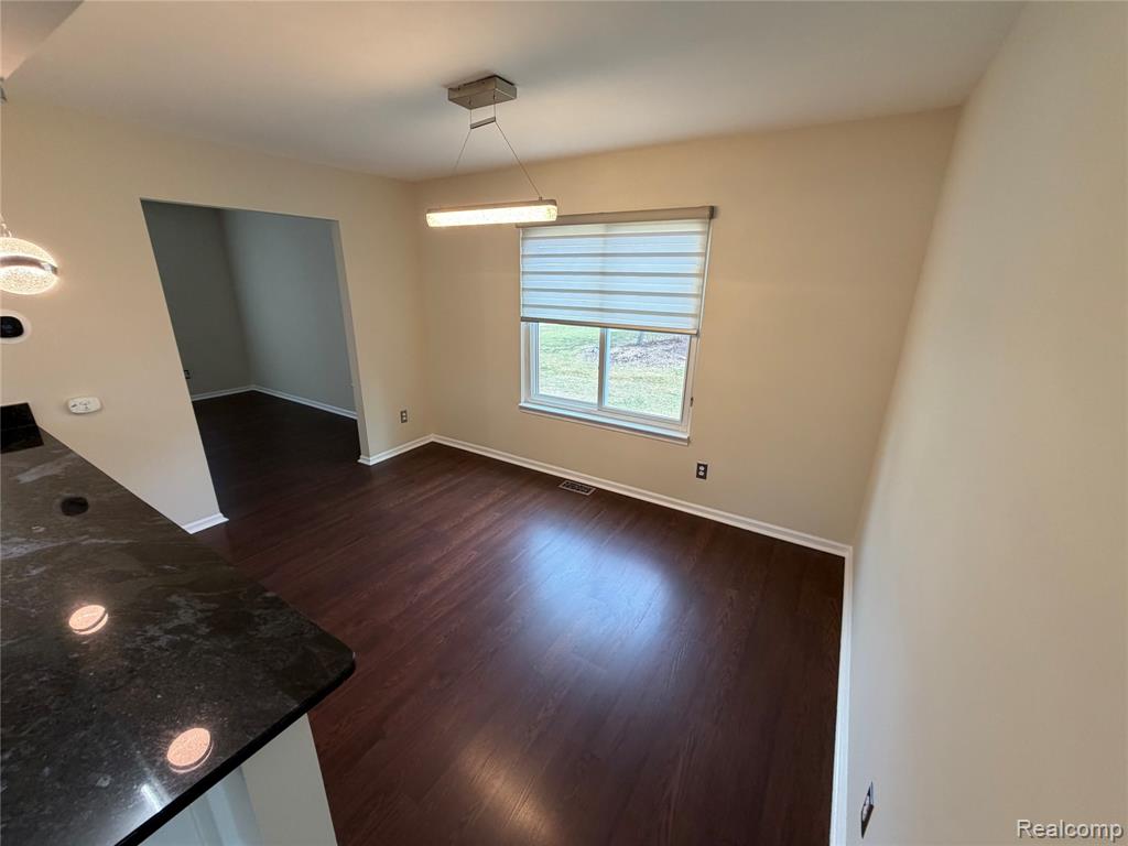 24489 Riverview Lane, Novi, MI — Photo 8