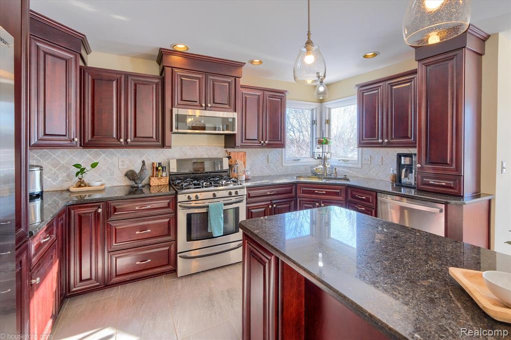 2051 E Oakwood Road, Oxford, MI 48370 — Photo 20