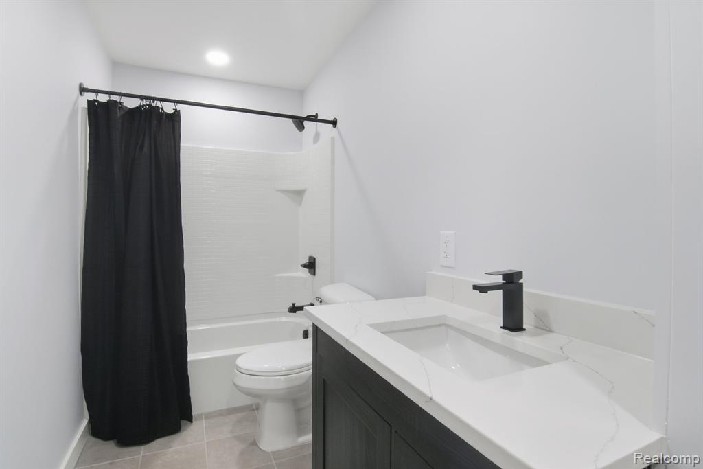 631 PINE Drive, Columbiaville, MI 48421 — Photo 27