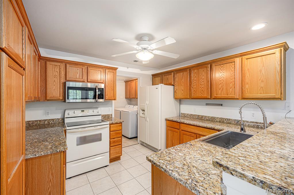 6769 Boulder Pointe Drive, Washington, MI — Photo 10