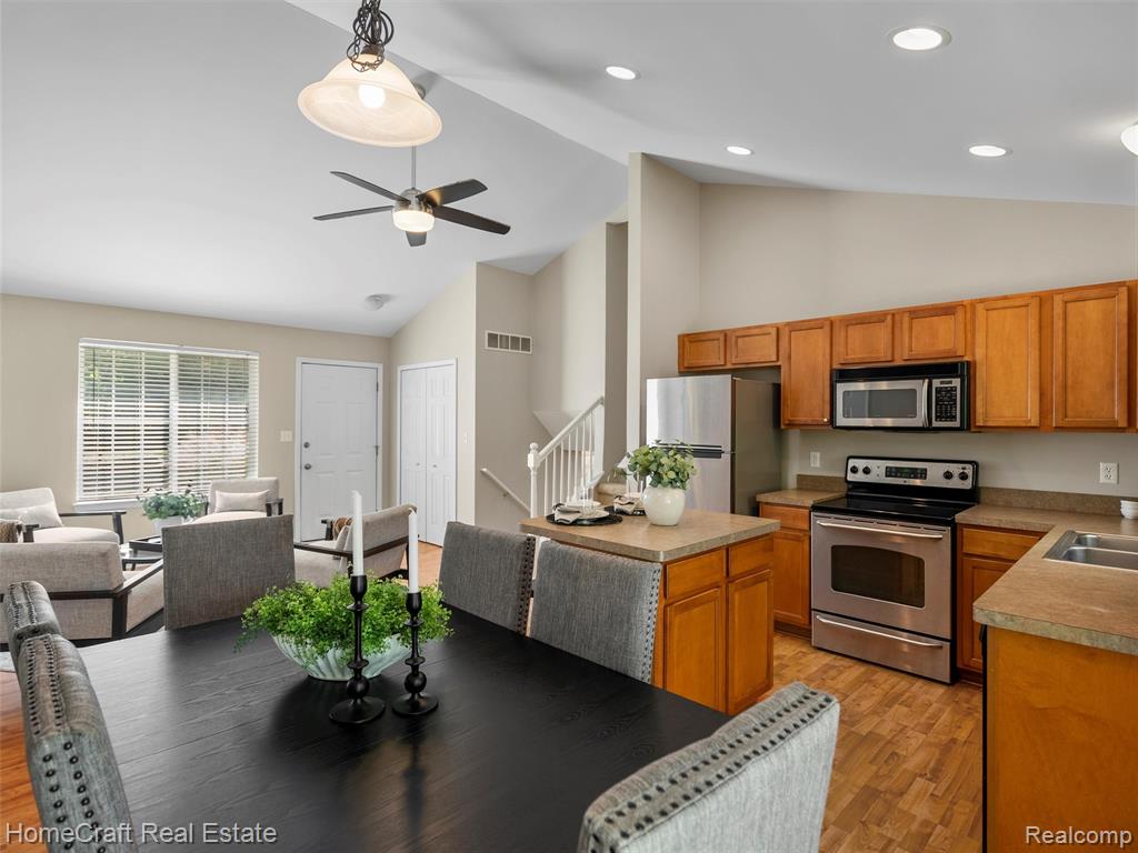 5930 FORESTAL Drive, Waterford, MI 48327 — Photo 14