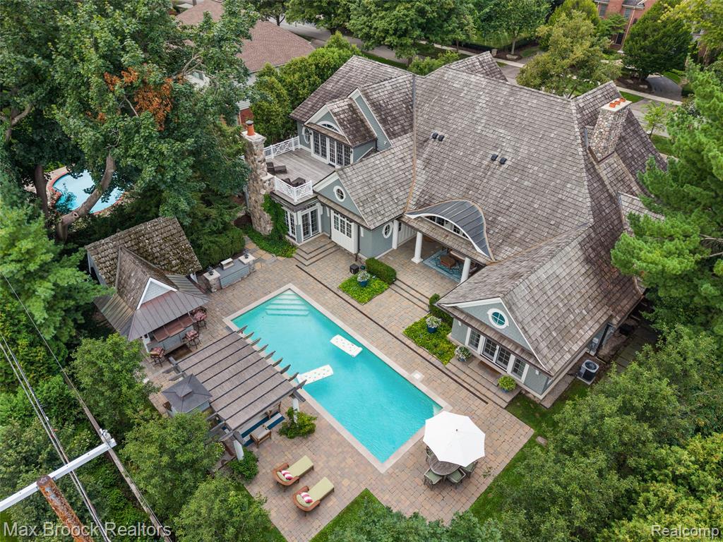 1242 Pilgrim Avenue, Birmingham, MI 48009