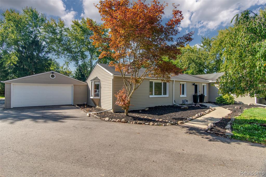 6810 N Territorial Road, Plymouth, MI, 48170