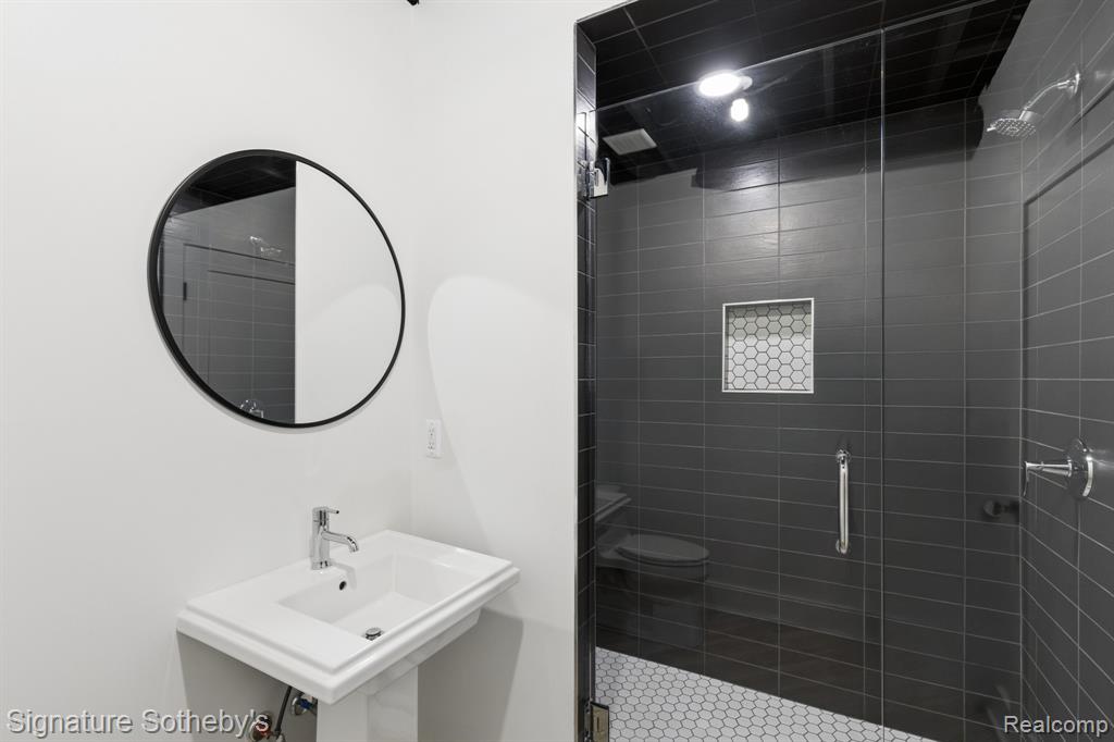 832 Humphrey Avenue, Birmingham, MI 48009 — Photo 27