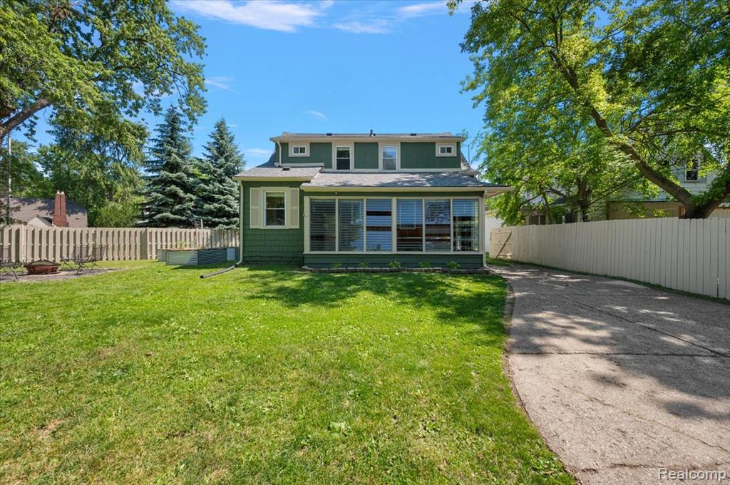 580 E Montcalm Street, Pontiac, MI 48342 — Photo 59