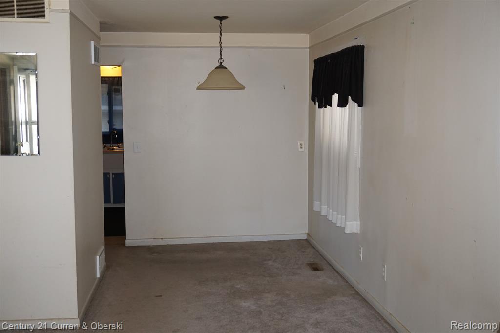 4452 EDGEWOOD Street, Dearborn Heights, MI 48125 — Photo 5