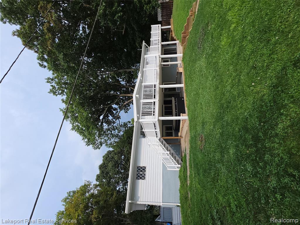 2549 Riverwood Dr Drive, Port Huron, MI 48060 — Photo 10