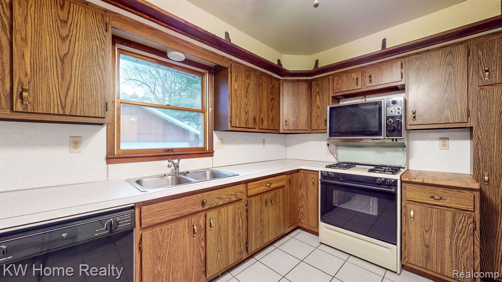 837 GROVE Road, Ypsilanti, MI 48198 — Photo 6