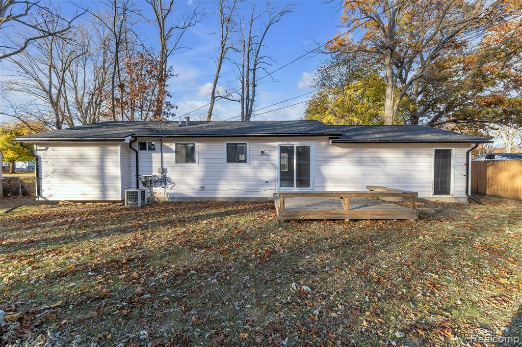 9063 Ashdown Avenue, White Lake, MI — Photo 35