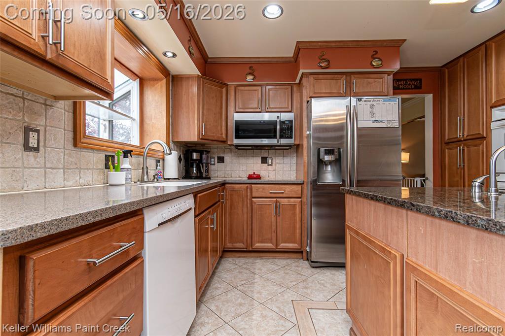 47038 Sarnus Drive, Macomb, MI 48044 — Photo 18