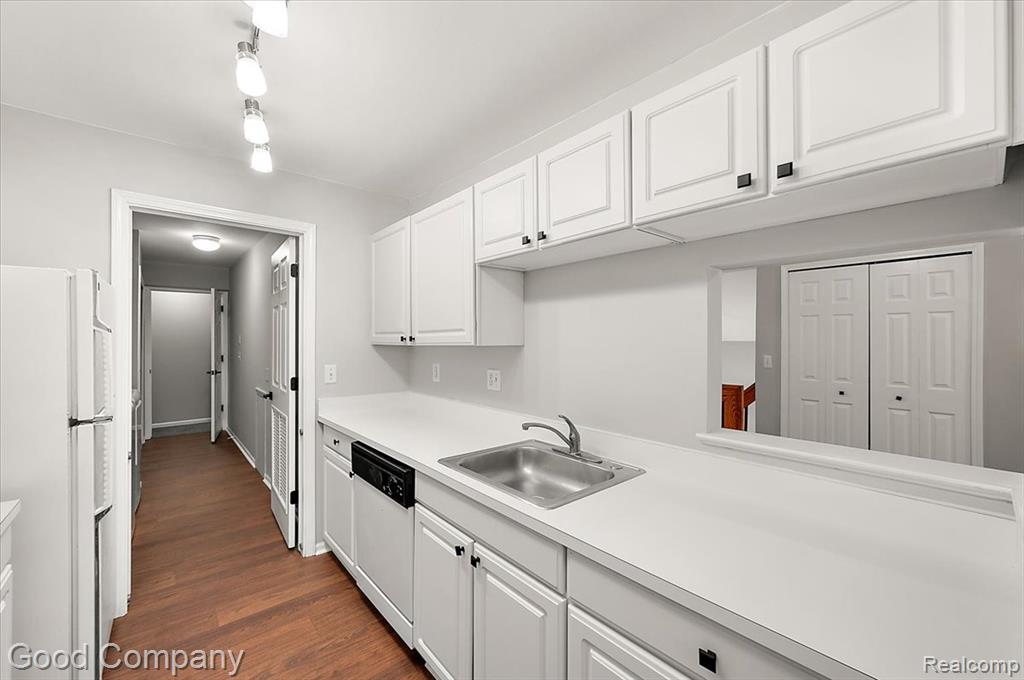 56468 Chesapeake Trail, Shelby Twp, MI 48316 — Photo 19