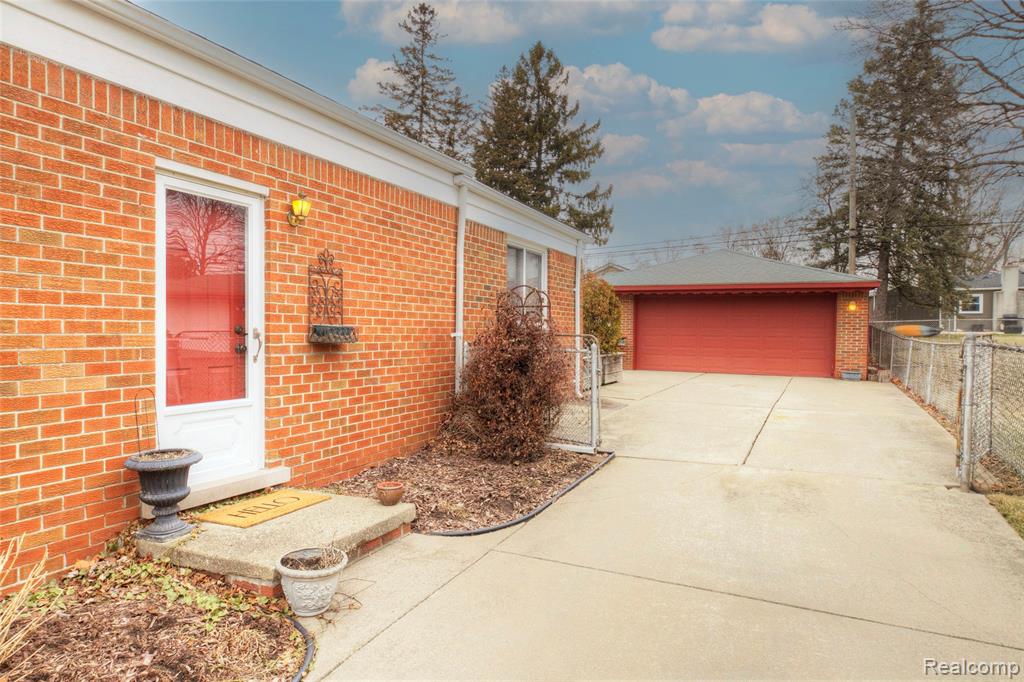 31906 Cambridge Street, Garden City, MI — Photo 32