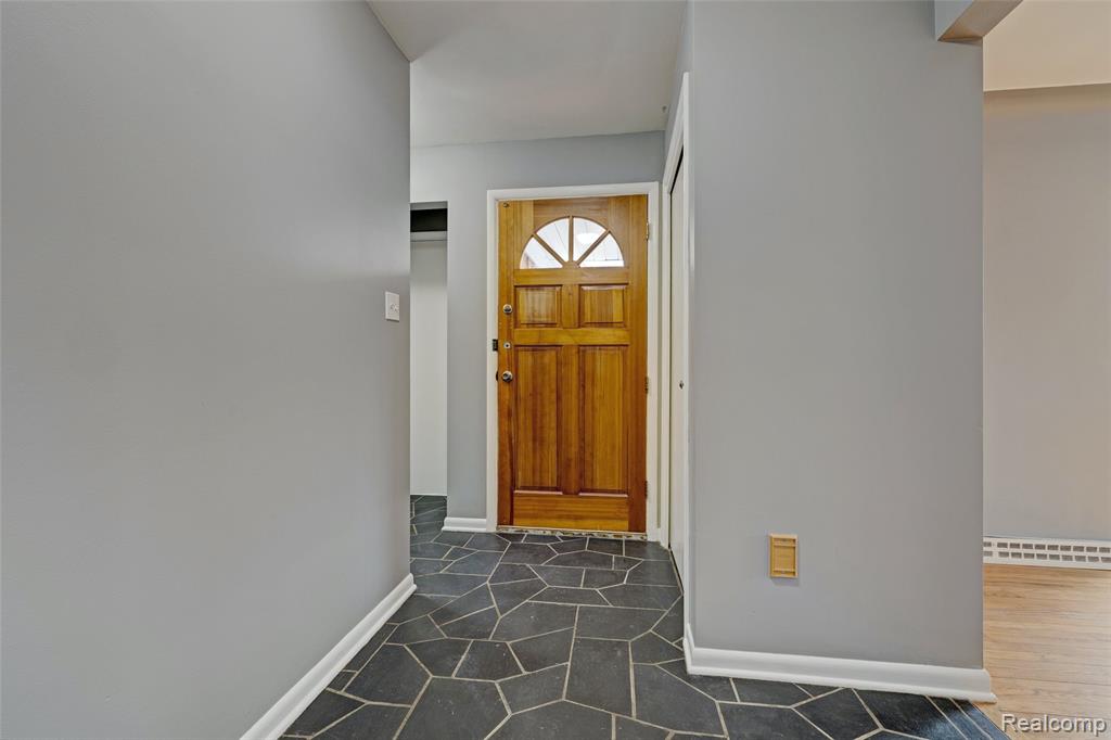5936 Warbler Drive, Clarkston, MI — Photo 4
