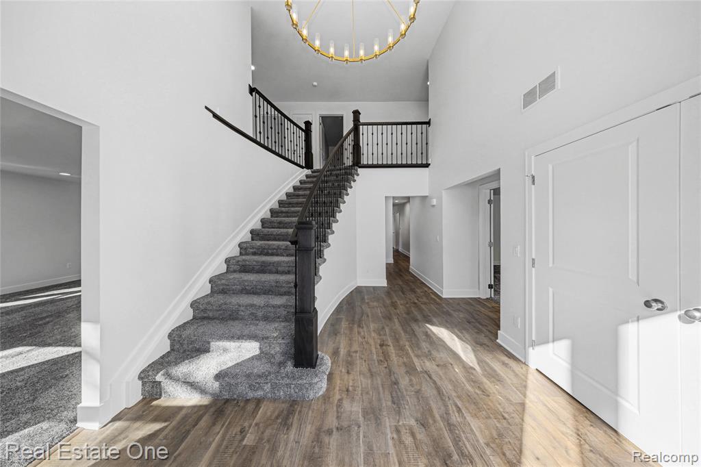 5742 Springwater Lane, West Bloomfield, MI — Photo 3