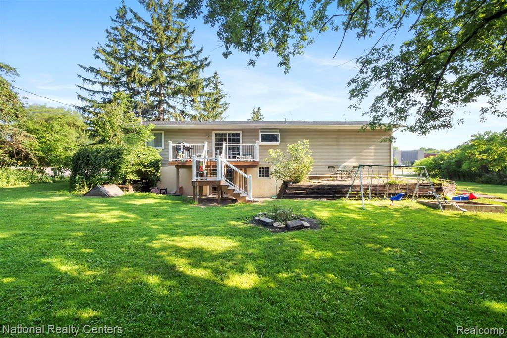 7716 Highland Road, White Lake, MI 48383 — Photo 2