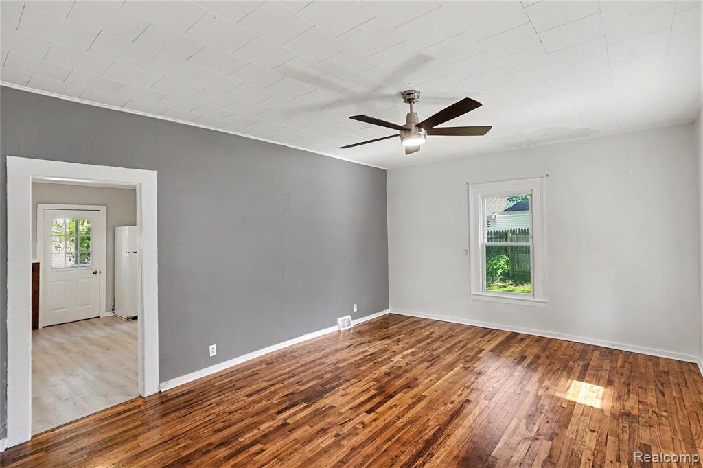 512 S Broad Street, Holly, MI 48442 — Photo 3