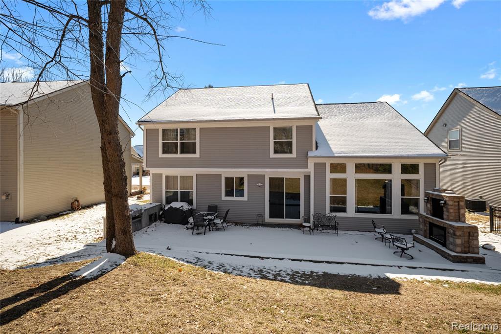 529 Napa Valley Drive, Milford, MI 48381 — Photo 28