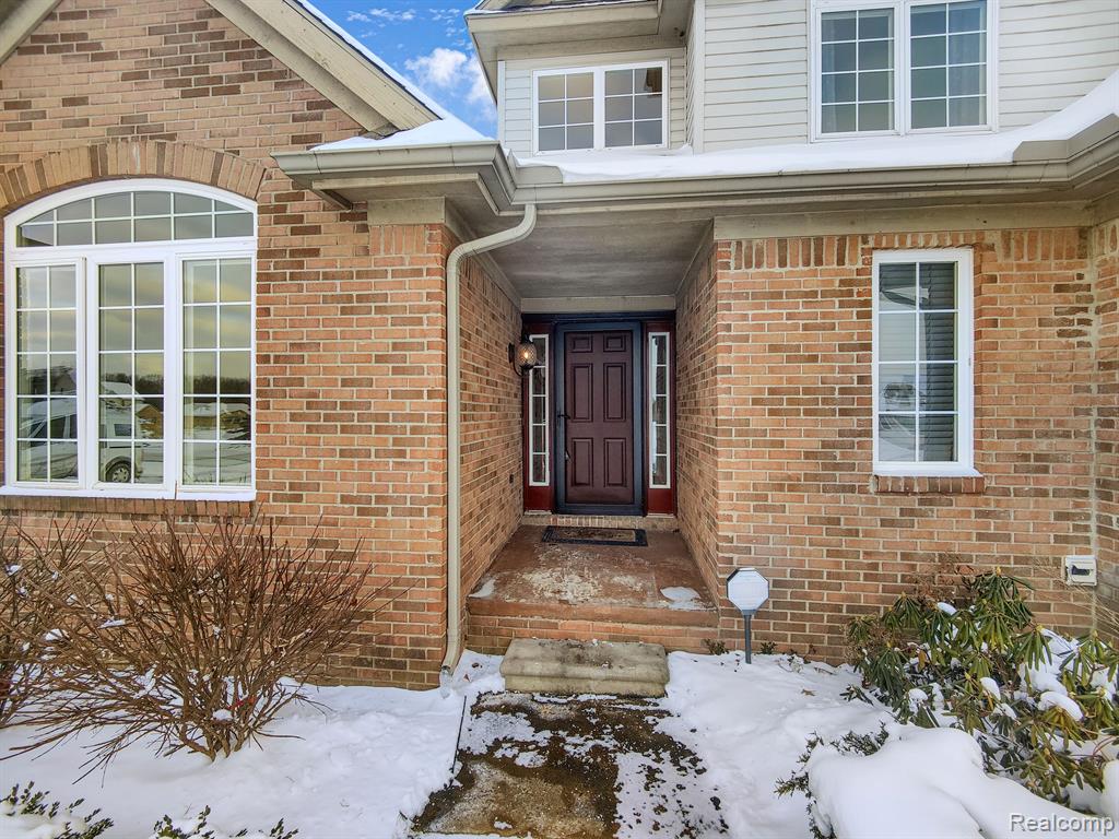 7165 WESTMINSTER Circle, Grand Blanc, MI 48439 — Photo 2