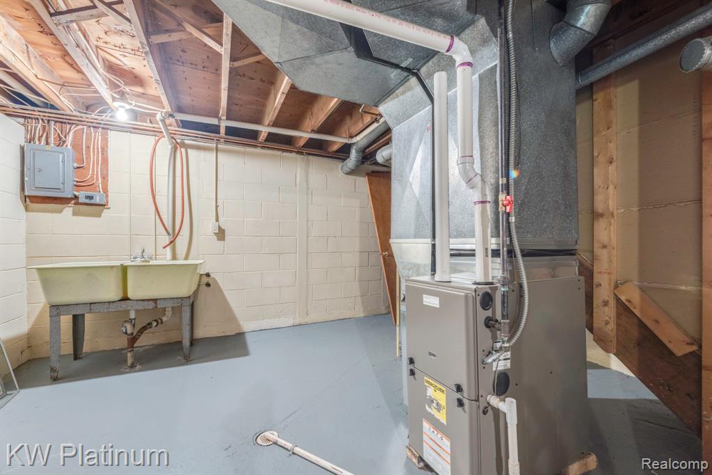 206 E Park Street, Capac, MI 48014 — Photo 25