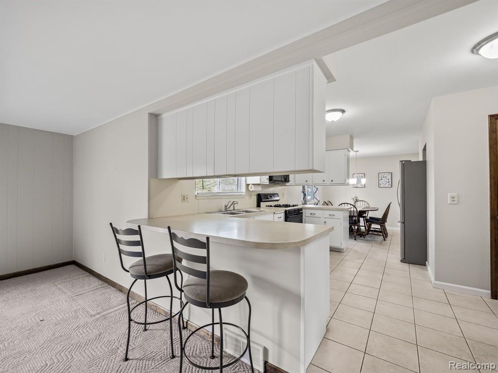 53810 BRUCE HILL Drive, Shelby Twp, MI 48316 — Photo 11