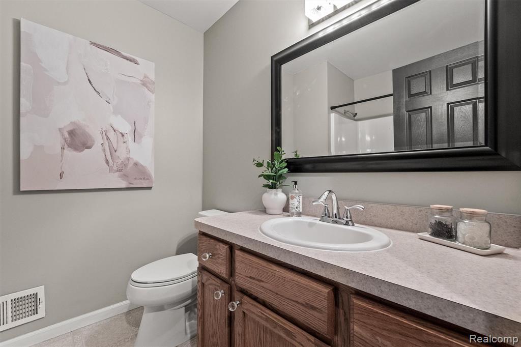 920 W Davison Lake Road, Oxford, MI 48371 — Photo 15