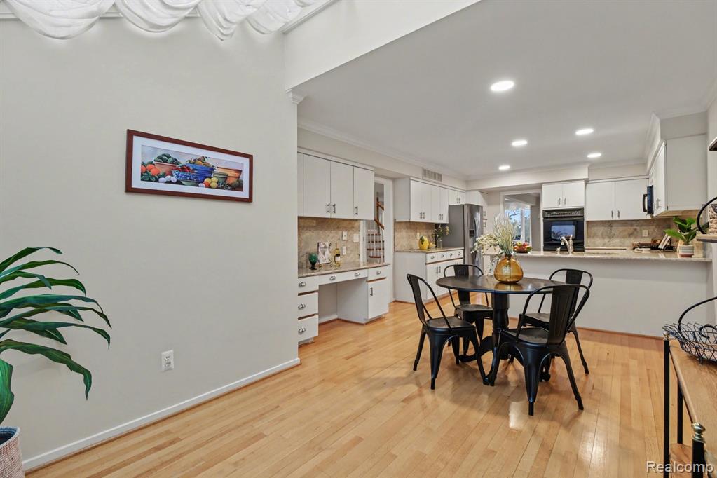 5080 Mirror Lake Court, West Bloomfield, MI 48323 — Photo 6