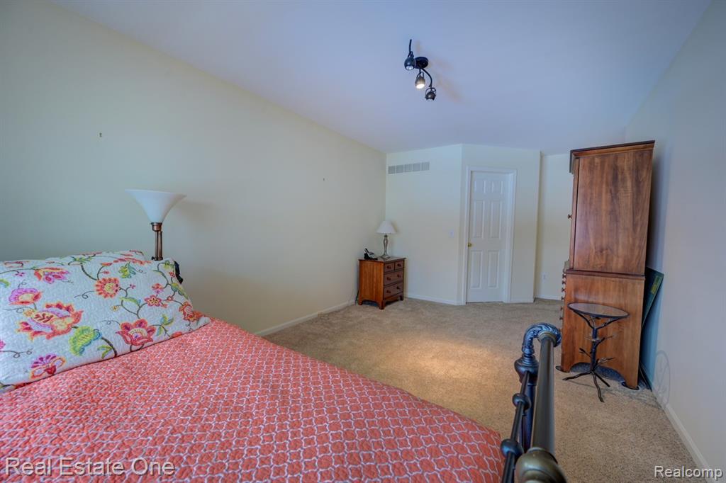 6564 Summit Ridge, Clarkston, MI — Photo 28