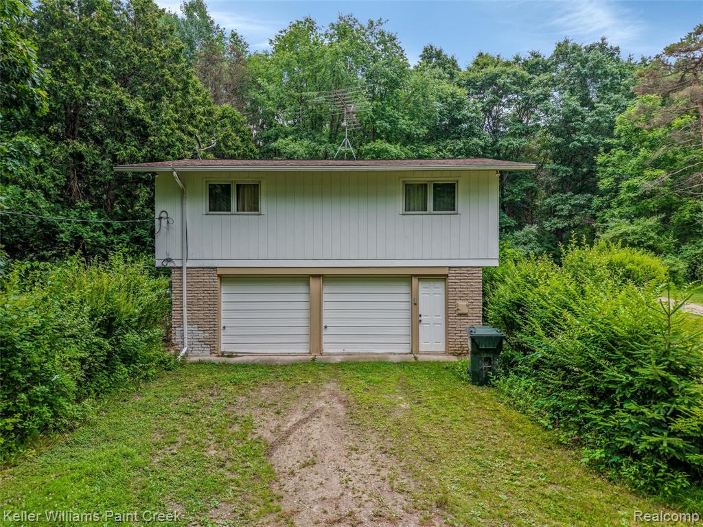4464 Foxwood Drive, Milford, MI 48380 — Photo 34