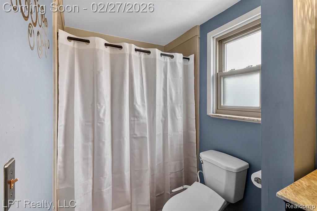 22507 Doncaster Avenue, Brownstown, MI 48193 — Photo 24