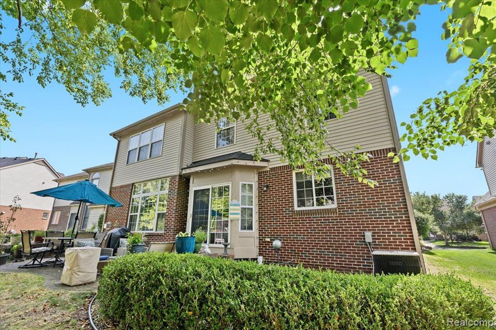 16401 LINCOLN Drive, Northville, MI 48168 — Photo 7