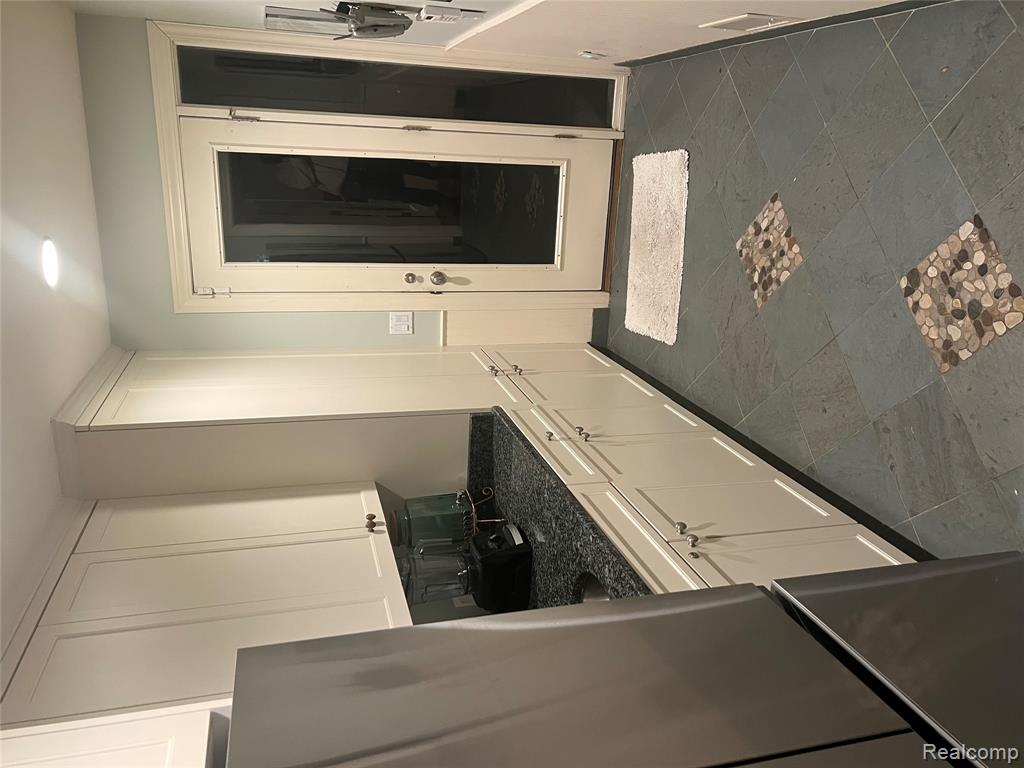 3958 Winterset Court, West Bloomfield, MI 48323 — Photo 11