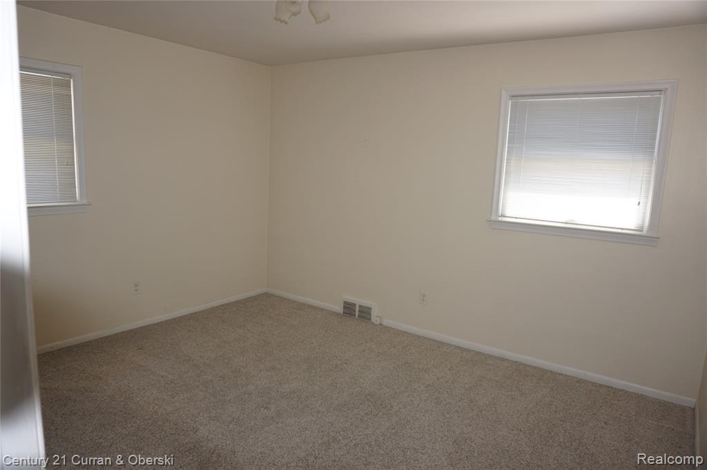 7518 Highview Street, Dearborn Heights, MI 48127 — Photo 19