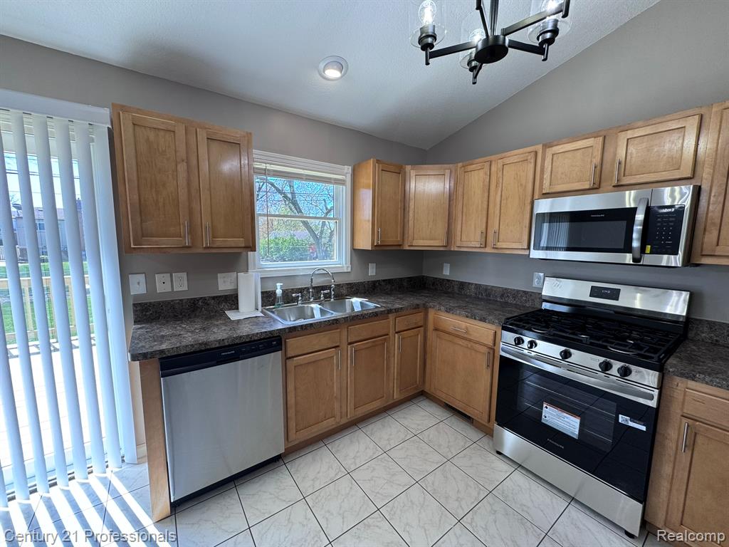 31495 Cambridge Street, Garden City, MI — Photo 18