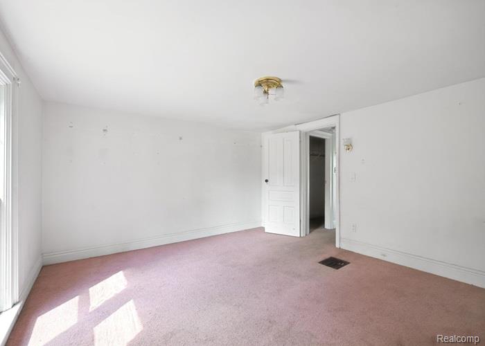 8127 Vassar Road, Grand Blanc, MI 48439 — Photo 16