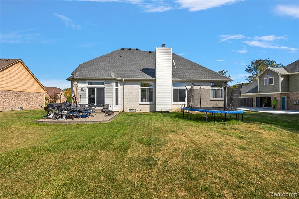 43187 Vintners Place Drive, Sterling Heights, MI 48314 — Photo 41