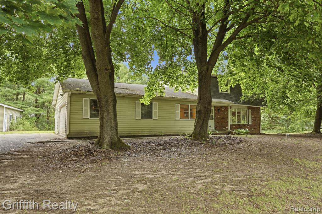 10591 Silver Lake Road, Brighton, MI 48116 — Photo 2