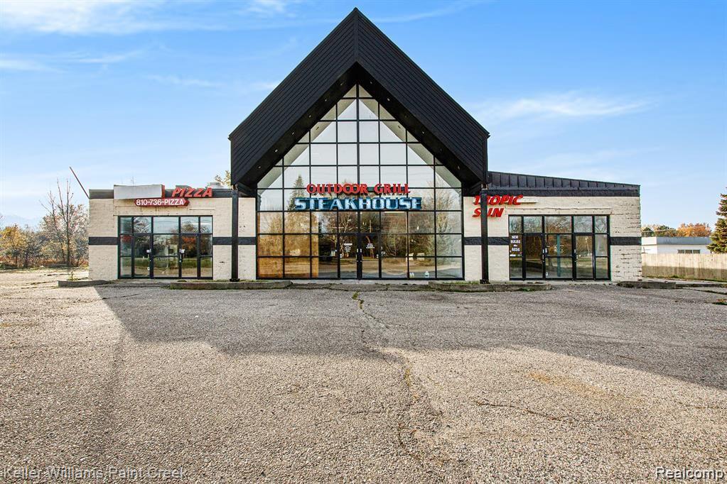 5030 E COLDWATER Road, Flint, MI 48506