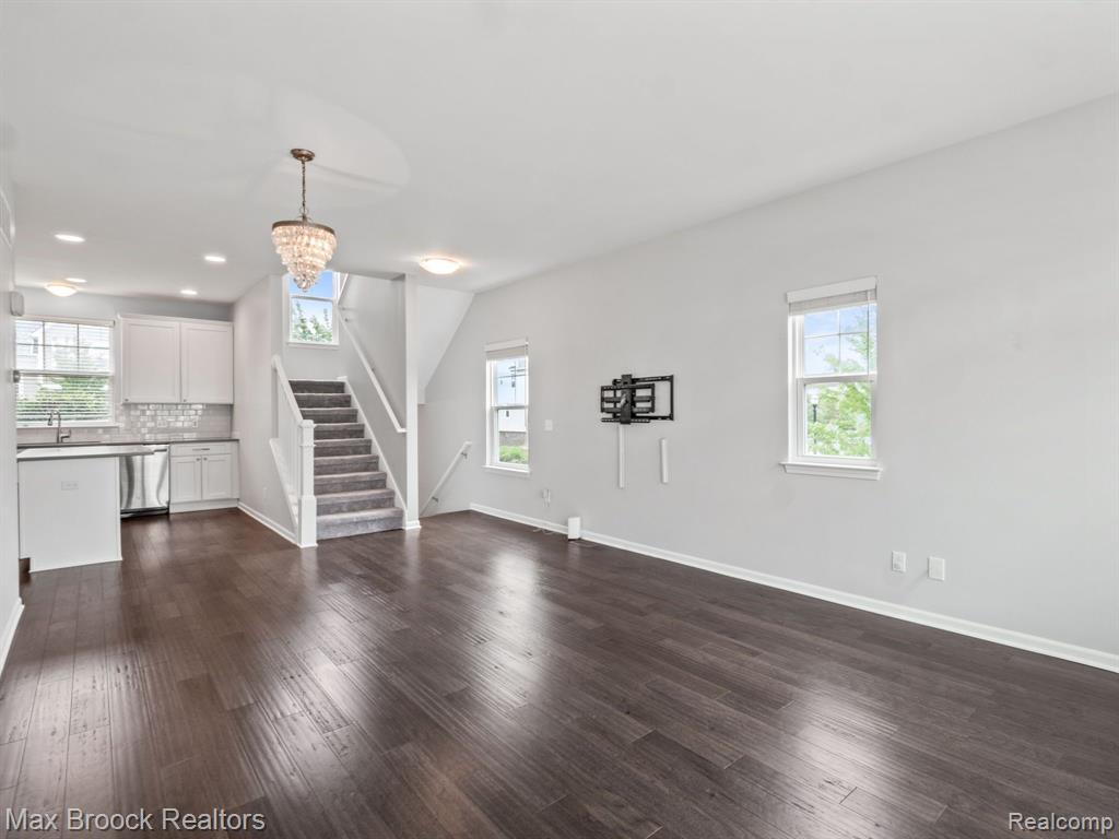 3154 Johanna Ware W, Wixom, MI 48393 — Photo 4