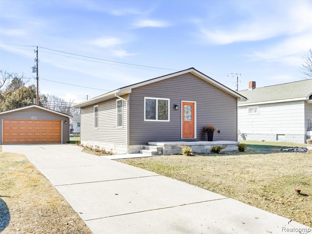 2835 17th Avenue, Port Huron, MI 48060 — front exterior