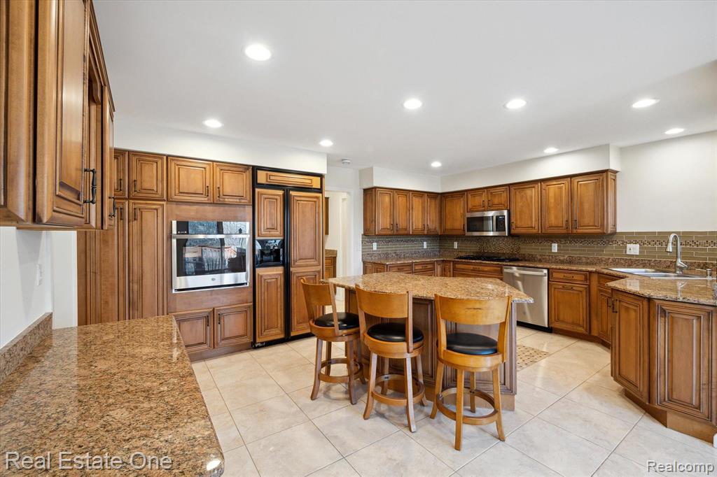 5363 HIGH COURT Way, West Bloomfield, MI 48323 — Photo 16
