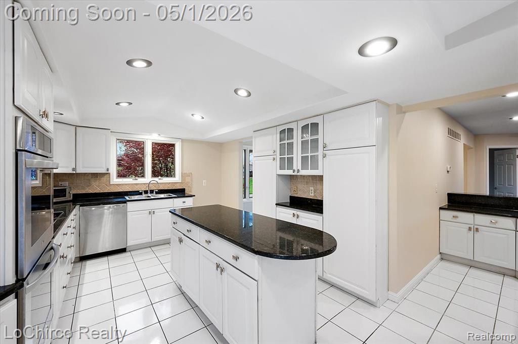 6019 Glen Eagles Drive, West Bloomfield, MI 48323 — Photo 15