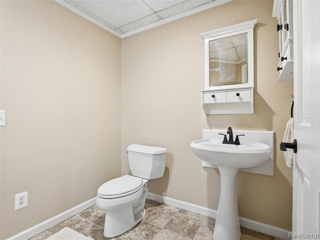 436 Wedington Court, Rochester, MI 48307 — Photo 47