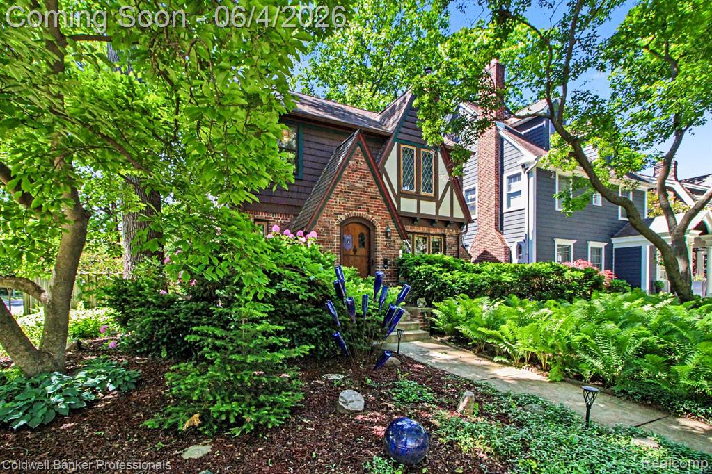 42 Wellesley Drive, Pleasant Ridge, MI — Photo 3