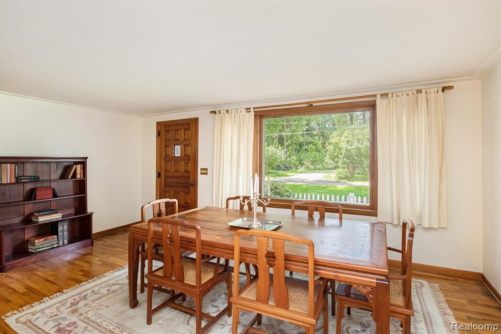 807 S OAK Street, Fenton, MI 48430 — Photo 10