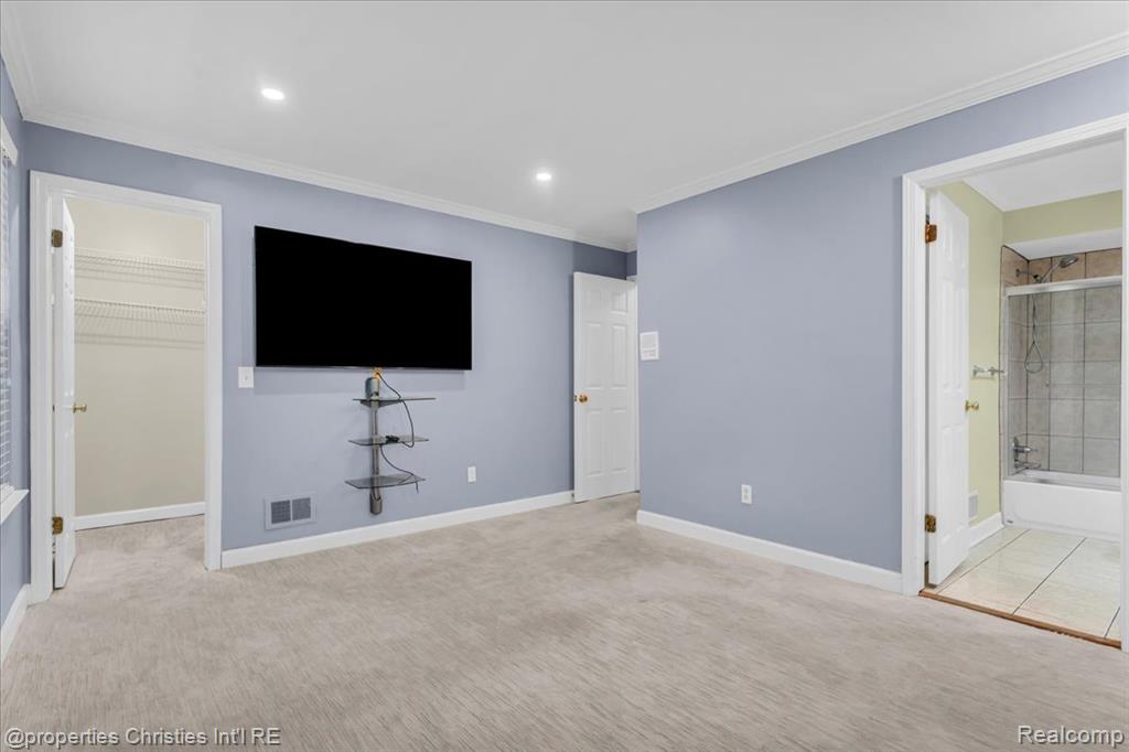 6651 Hearthside Court, West Bloomfield, MI — Photo 12